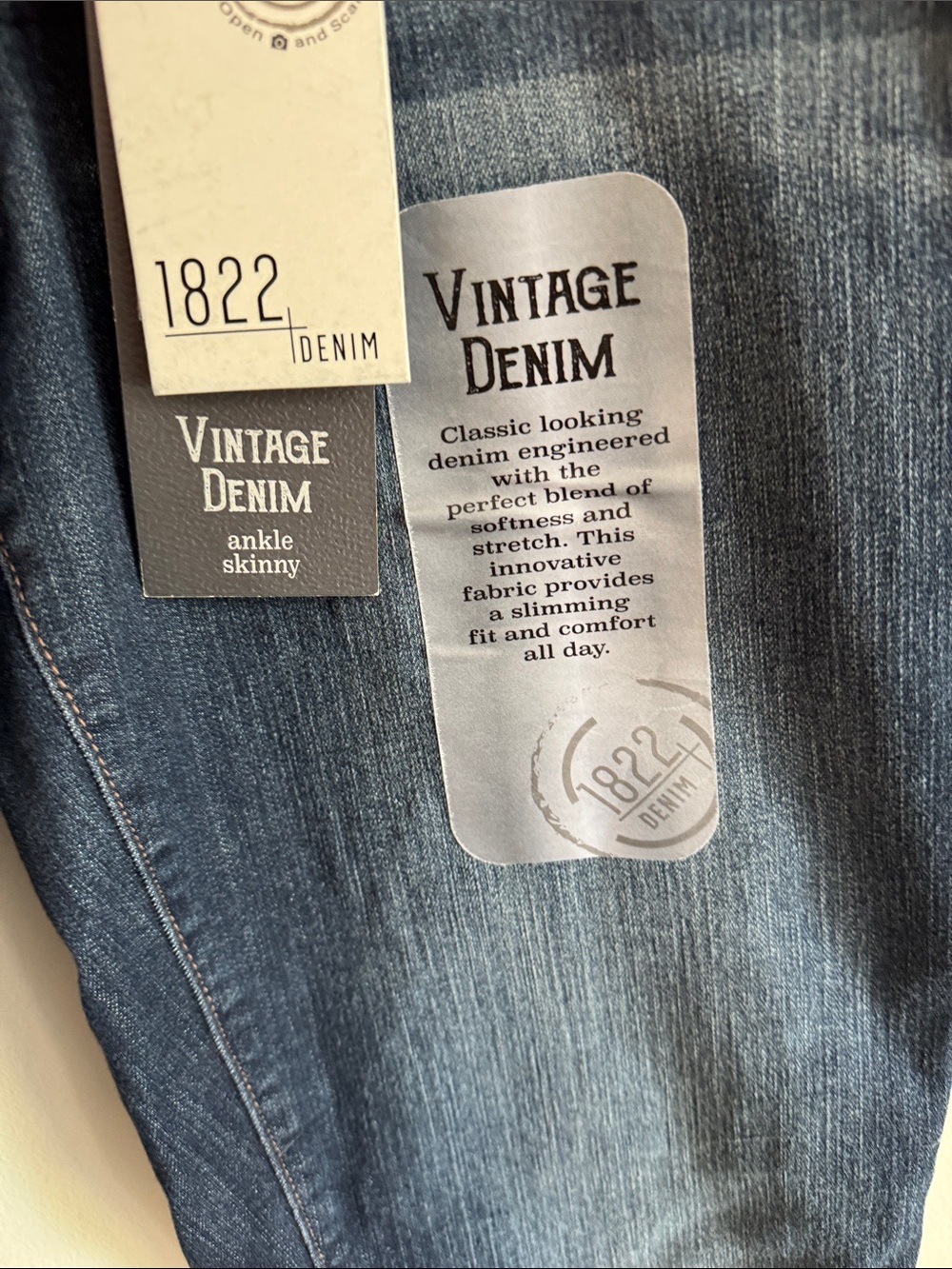 1822 Denim ankle Skinny Jeans in Dark Blue with Distressed Details - Picture 2 of 5